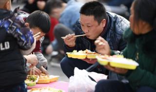 我踩着不变的步伐是什么歌